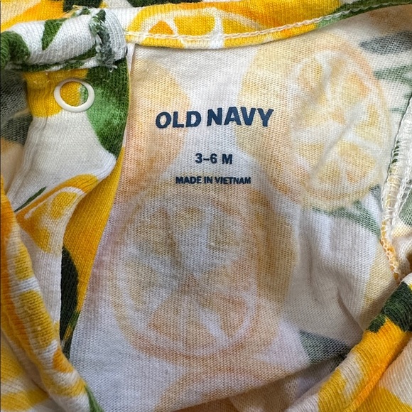 Old Navy Yellow Lemon Print Baby Romper - Picture 3 of 4